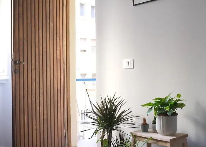 Bright With Balcony Near Centre & Metro Apartman *