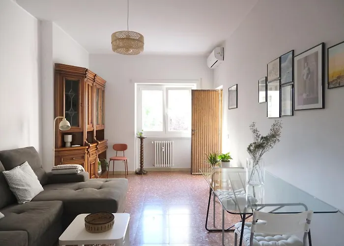 Apartamento Bright With Balcony Near Centre & Metro *